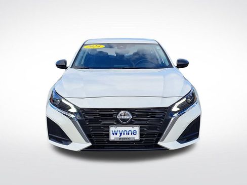 Used 2024 Nissan Altima 2.5 SV FWD image 3