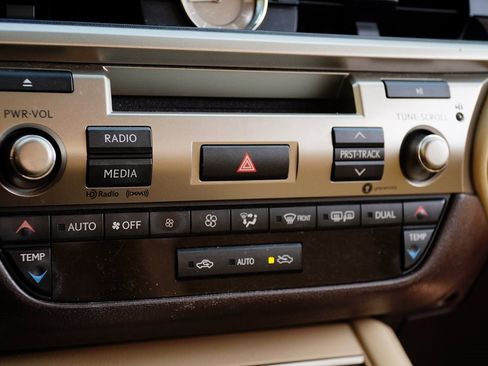 Used 2017 Lexus ES 350 image 19