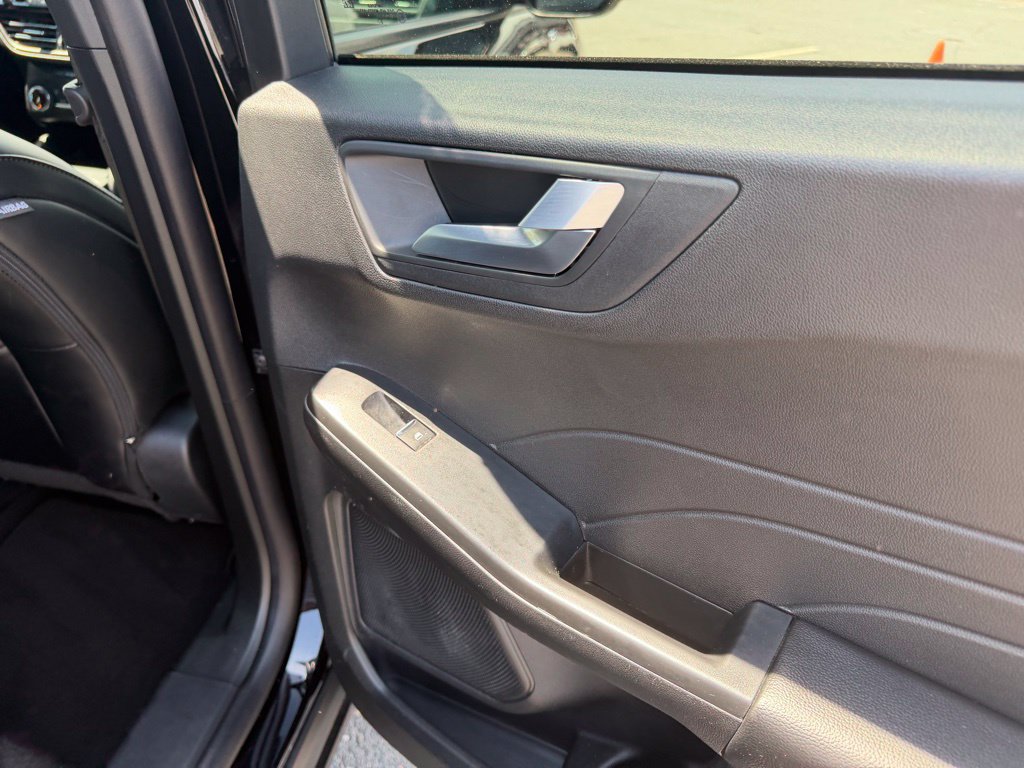 Used 2025 Ford Escape ST-Line FWD image 33