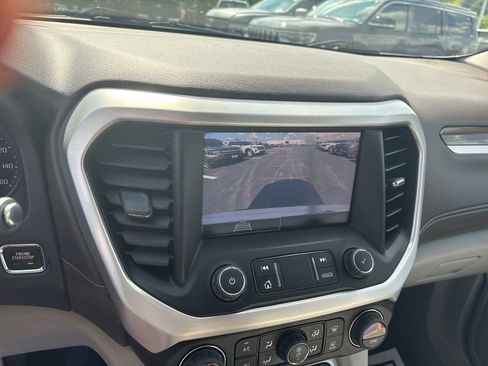 Used 2022 GMC Acadia SLE FWD image 25