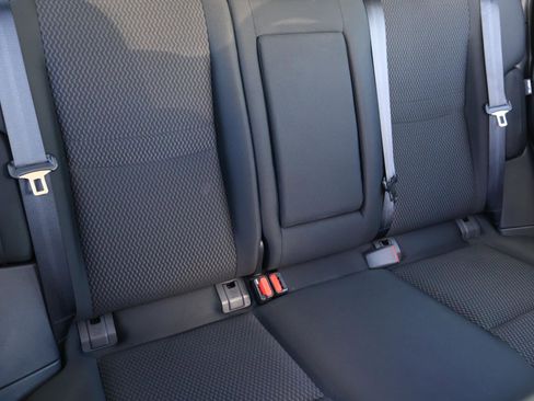 Used 2021 Nissan Rogue Sport S image 18