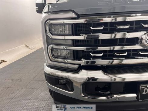 New 2026 Ford F250 4x4 Crew Cab Super Duty image 9