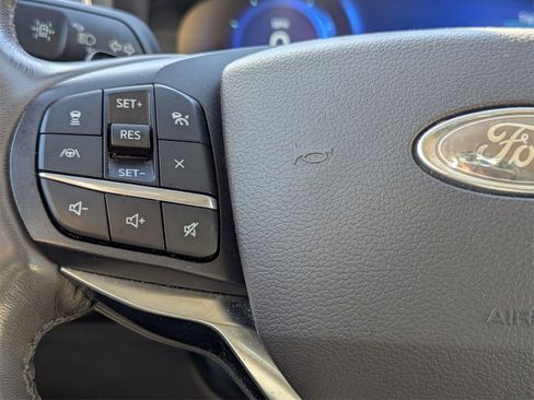 Used 2020 Ford Explorer Platinum w/ Premium Technology Package image 15