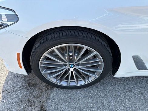 Used 2018 BMW 530i xDrive w/ Premium Package AWD/4WD image 9