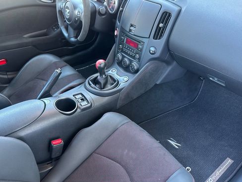 Used 2020 Nissan 370Z Coupe RWD image 19