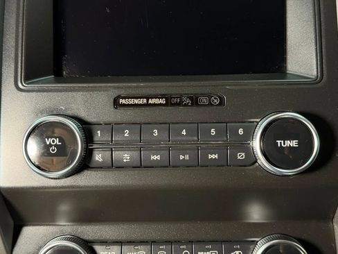 Used 2019 Ford Expedition XLT w/ Equipment Group 201A AWD/4WD image 39