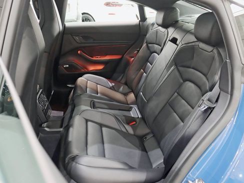 Used 2021 Porsche Taycan 4S image 30