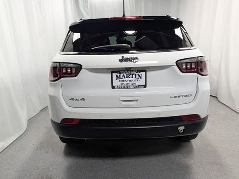 Used 2024 Jeep Compass Limited AWD/4WD image 3
