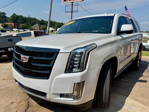 Used 2016 Cadillac Escalade Premium AWD/4WD image 5