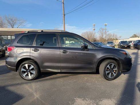 Used 2018 Subaru Forester 2.5i Limited image 2
