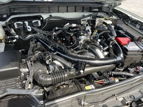 Used 2023 Ford Bronco Wildtrak image 35