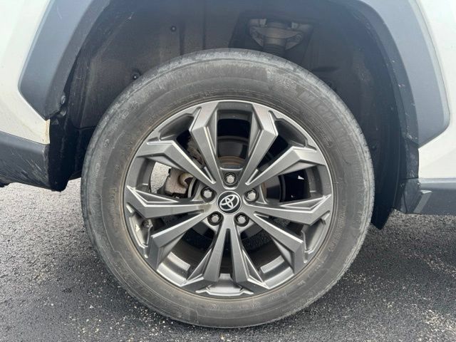 Certified 2023 Toyota RAV4 XLE Premium AWD/4WD image 9