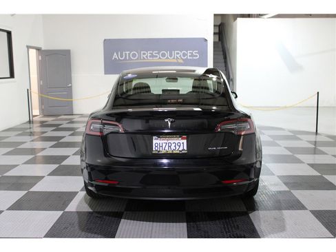 Used 2018 Tesla Model 3 Long Range image 5