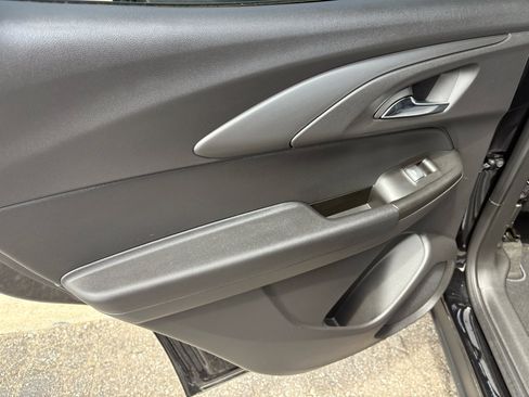 Used 2024 Chevrolet TrailBlazer LS w/ LS Convenience Package image 27