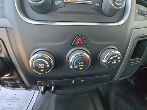 Used 2017 RAM 1500 Express AWD/4WD image 23