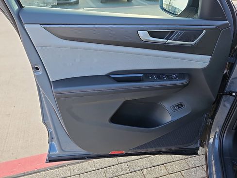 New 2026 Volkswagen Atlas Peak Edition image 16