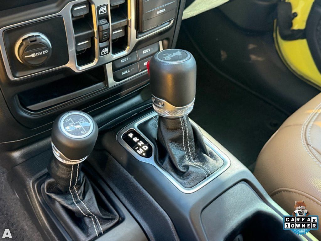 Used 2023 Jeep Wrangler Unlimited Sahara AWD/4WD image 10