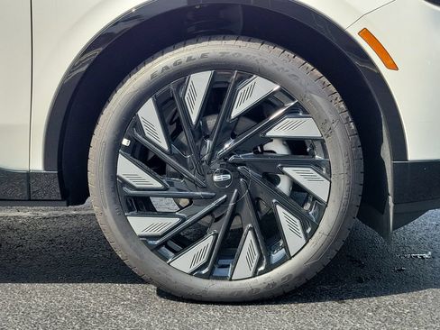 New 2026 Lincoln Nautilus Reserve w/ Jet Appearance Package AWD/4WD image 9