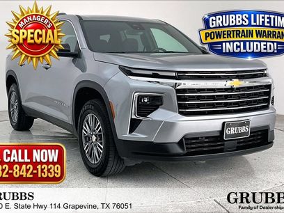 Used 2024 Chevrolet Traverse LT
