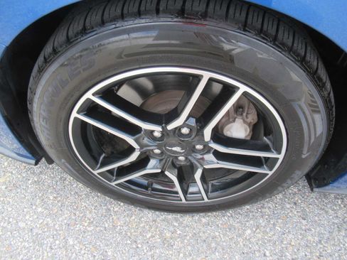 Used 2018 Ford Mustang GT RWD image 11