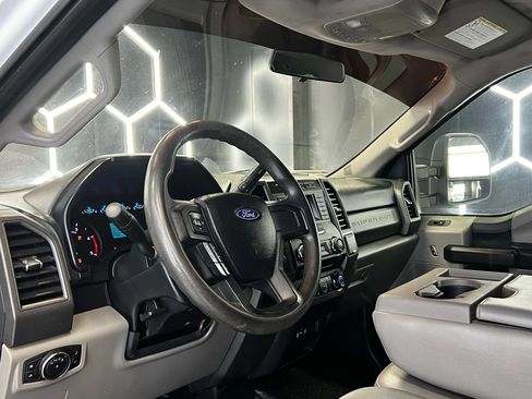 Used 2017 Ford F250 XL w/ Power Equipment Group AWD/4WD image 13