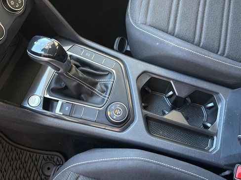 Used 2022 Volkswagen Tiguan S image 25