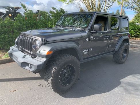 Used 2018 Jeep Wrangler Unlimited Sport S image 1