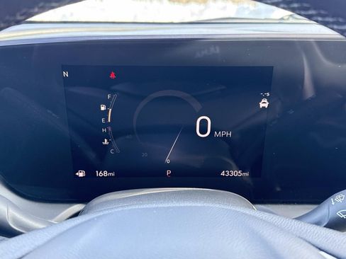 Used 2024 Buick Encore GX Sport Touring image 17