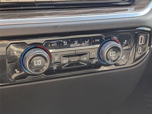 Used 2022 Chevrolet Silverado 1500 LT w/ Z71 Off-Road Package image 21