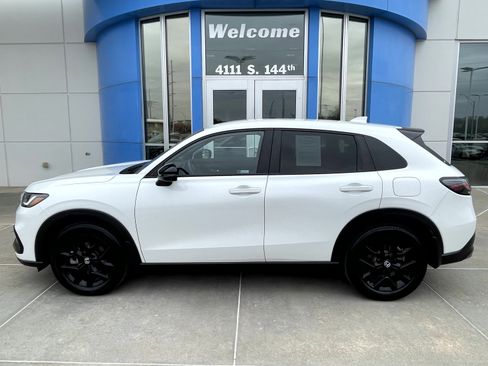 Used 2024 Honda HR-V Sport image 1