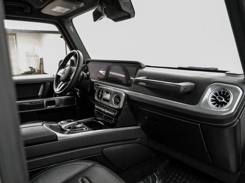 Used 2019 Mercedes-Benz G 550 w/ Exclusive Interior Package image 9