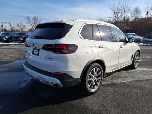 Used 2025 BMW X5 xDrive50e image 6