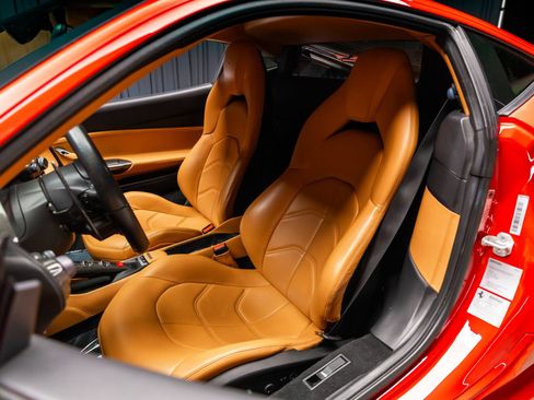 Used 2018 Ferrari 488 GTB RWD image 48