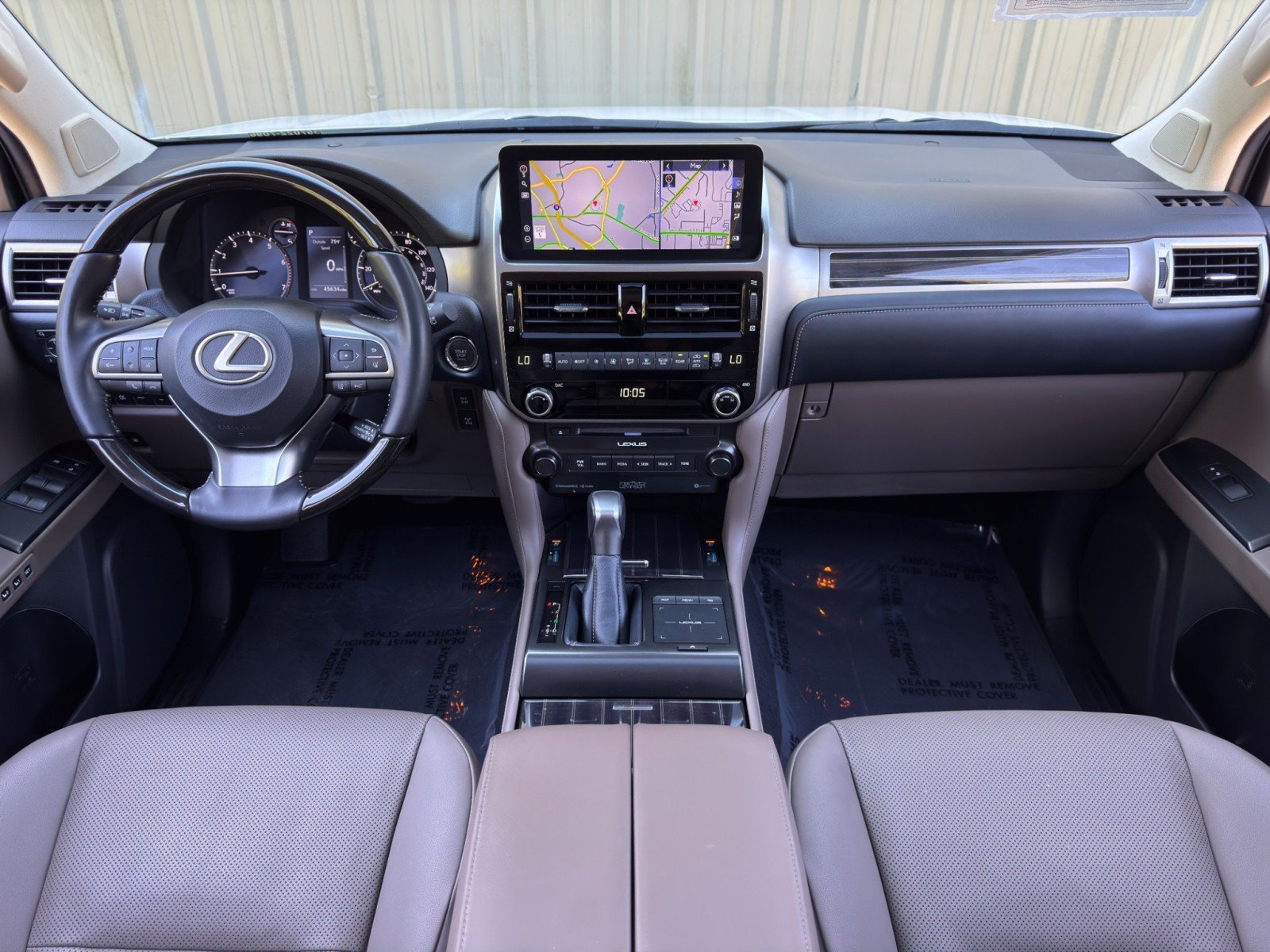 Used 2023 Lexus GX 460 Premium w/ Accessory Package AWD/4WD image 13
