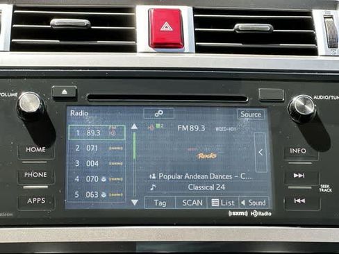 Used 2017 Subaru Outback 2.5i Premium AWD/4WD image 11