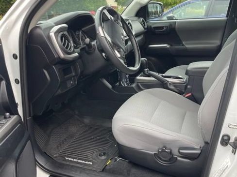 Used 2019 Toyota Tacoma SR5 AWD/4WD image 7