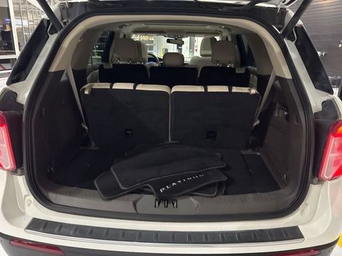 Used 2022 Ford Explorer Platinum w/ Equipment Group 601A image 40