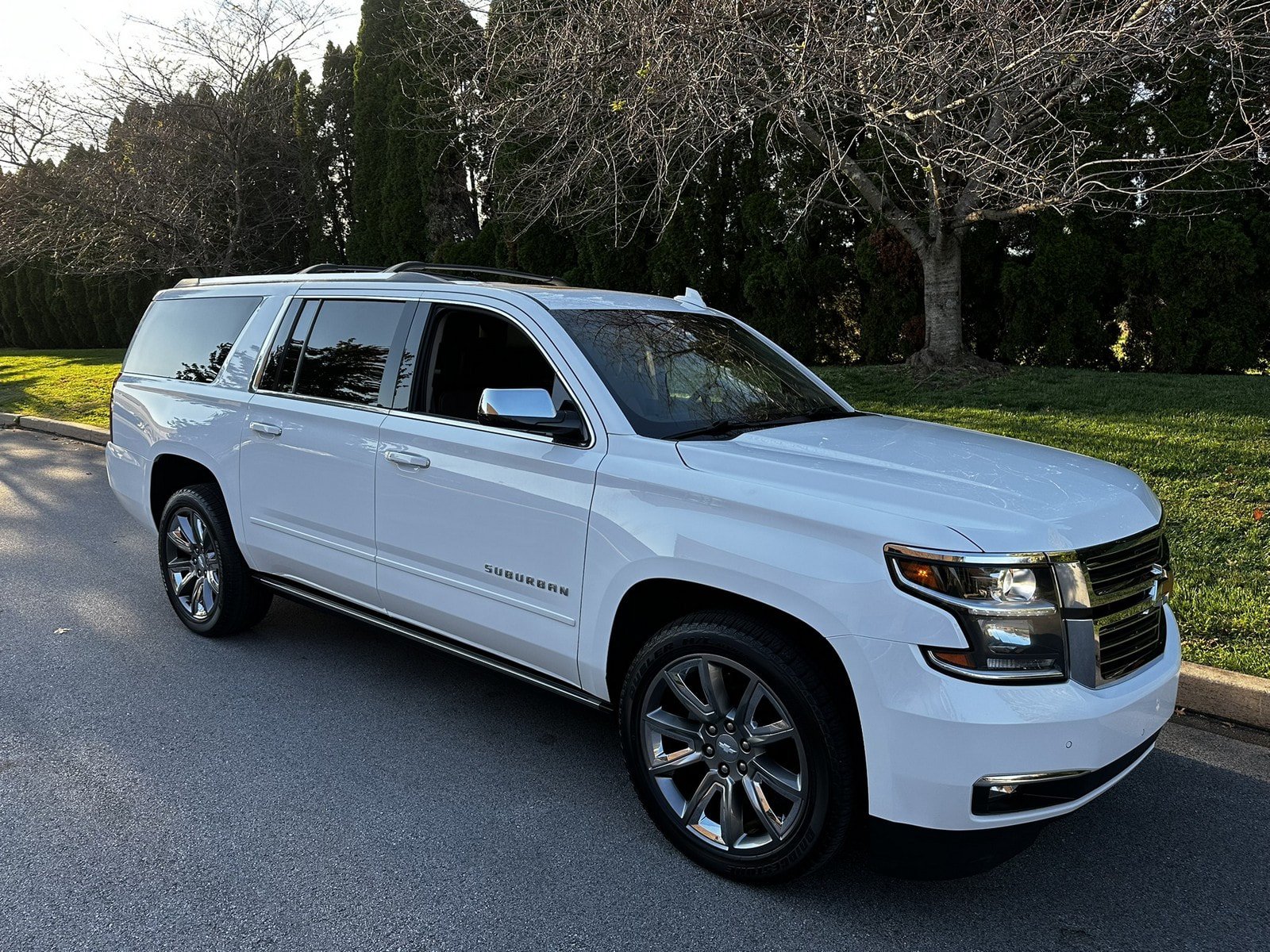 Used 2018 Chevrolet Suburban Premier AWD/4WD image 30