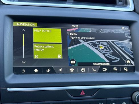 Used 2020 Jaguar E-PACE SE image 23