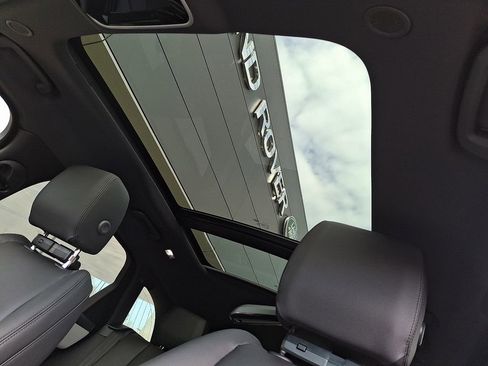 New 2026 Land Rover Range Rover Velar Dynamic SE AWD/4WD image 10