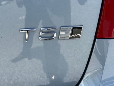 Used 2018 Volvo S60 T5 Inscription image 18
