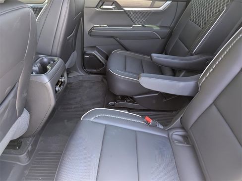 New 2026 GMC Acadia Denali w/ Super Cruise Package image 18