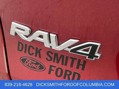 Used 2020 Toyota RAV4 XLE Premium image 8