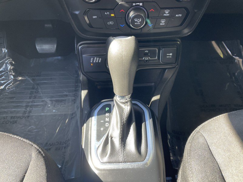 Used 2021 Jeep Renegade Latitude w/ Convenience Group AWD/4WD image 19