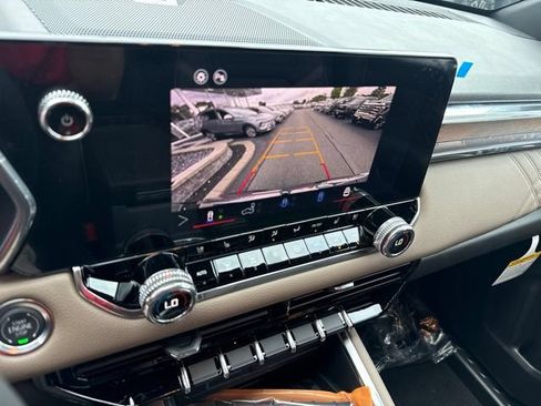 New 2026 GMC Canyon Denali w/ LPO, Denali Black Edition AWD/4WD image 19