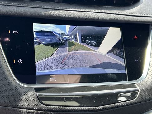 New 2025 Cadillac XT6 Luxury image 24