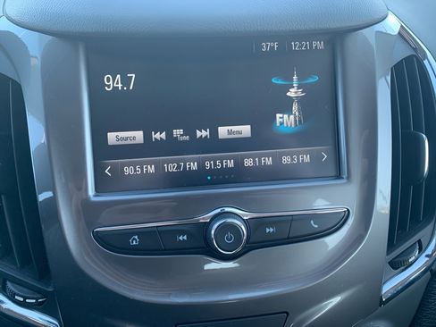 Used 2017 Chevrolet Cruze LT w/ Convenience Package image 10