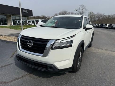 Used 2022 Nissan Pathfinder S image 1