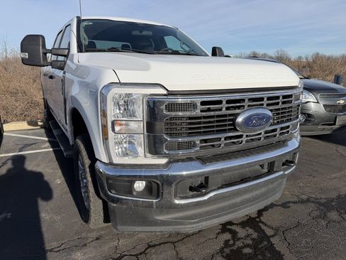 Used 2024 Ford F350 XLT image 4