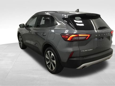 Used 2023 Ford Escape Platinum AWD/4WD image 32